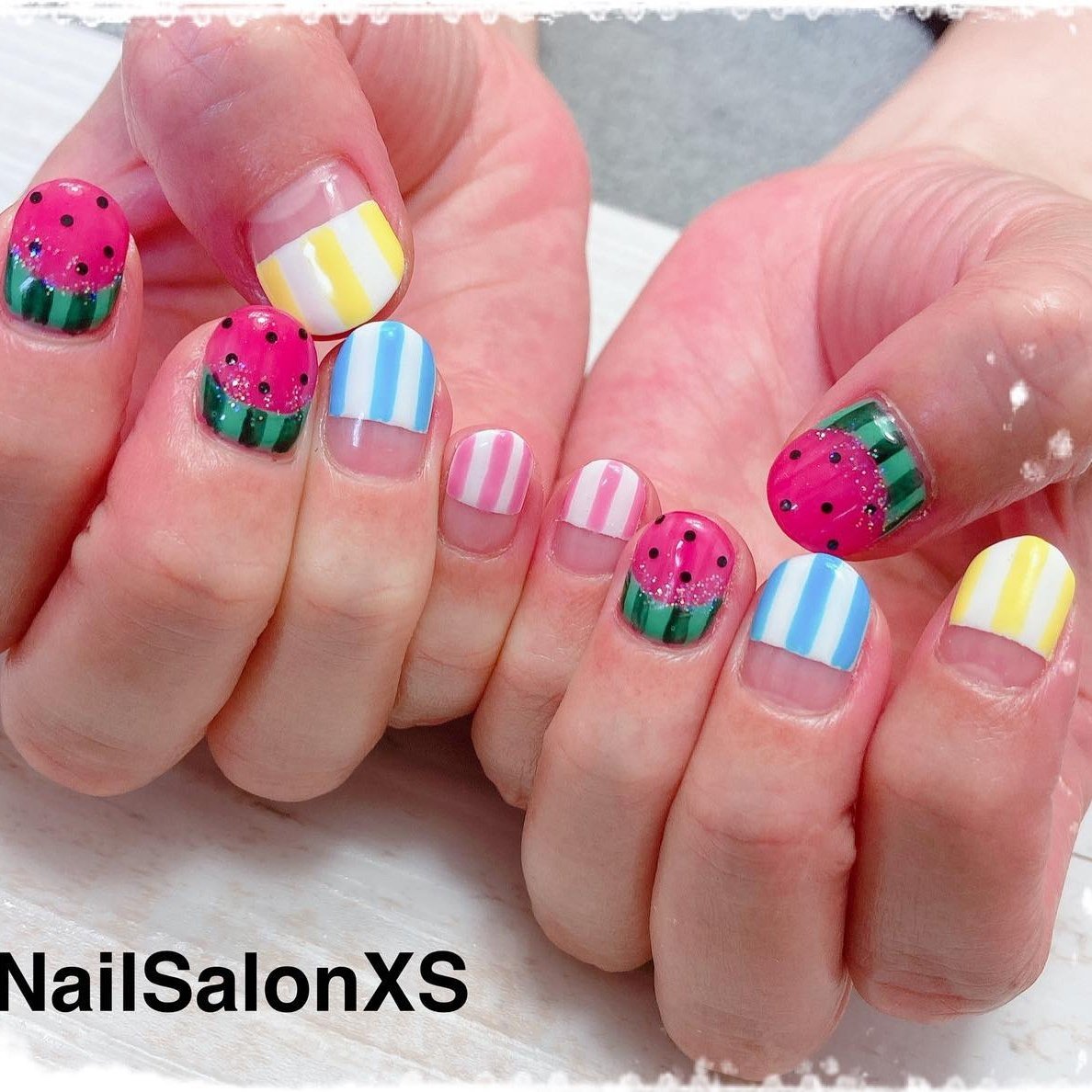 夏 ハンド ストライプ トロピカル カラフル Nailsalonxsのネイルデザイン No ネイルブック