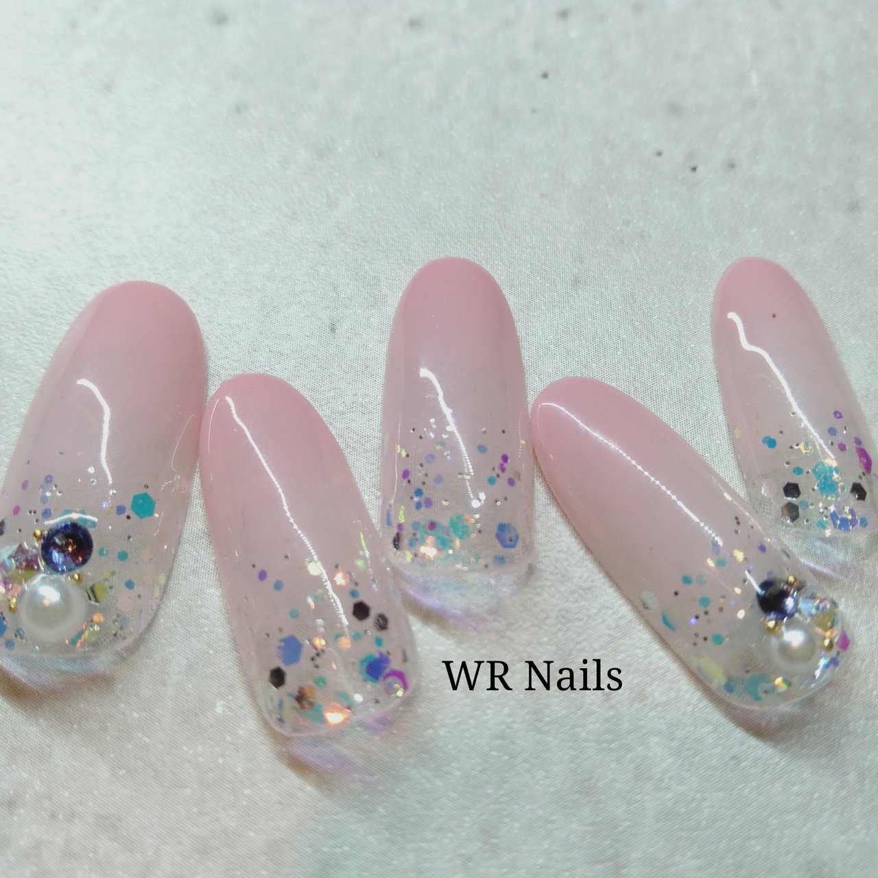 オールシーズン ブライダル パーティー デート ハンド Wr Nails 自爪を傷めないジェル 東京都 銀座線 末広町1分 Jna認定サロン の ネイルデザイン No ネイルブック