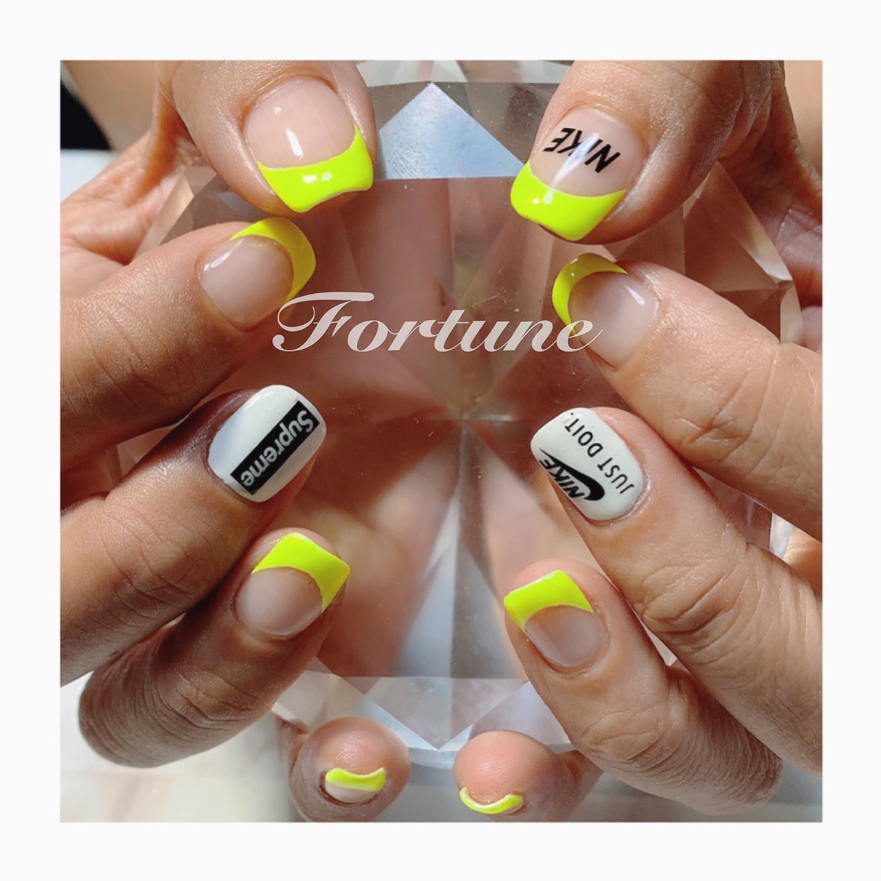 夏 ハンド 変形フレンチ ネオンカラー ジェルネイル Rinのネイルデザイン No ネイルブック