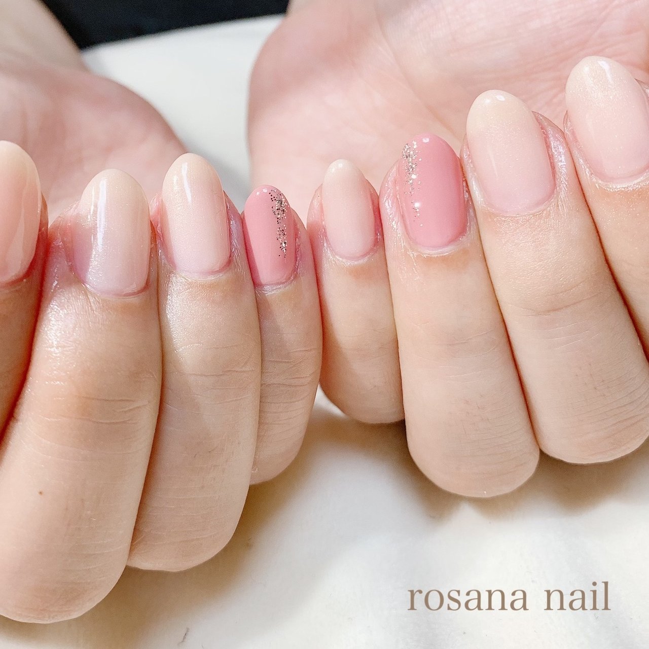 ハンド シンプル ラメ ワンカラー ミディアム Rosana Nailのネイルデザイン No ネイルブック