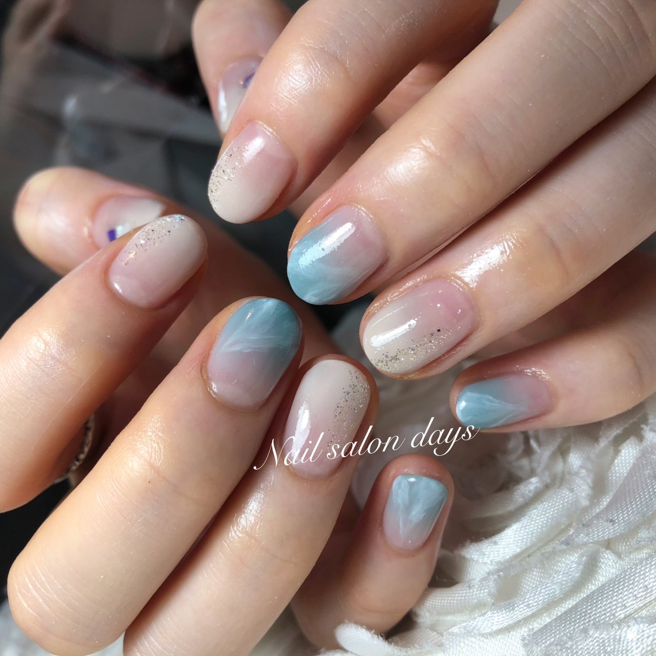 夏 オールシーズン ハンド ホワイト 水色 Nail Salon Daysのネイルデザイン No ネイルブック
