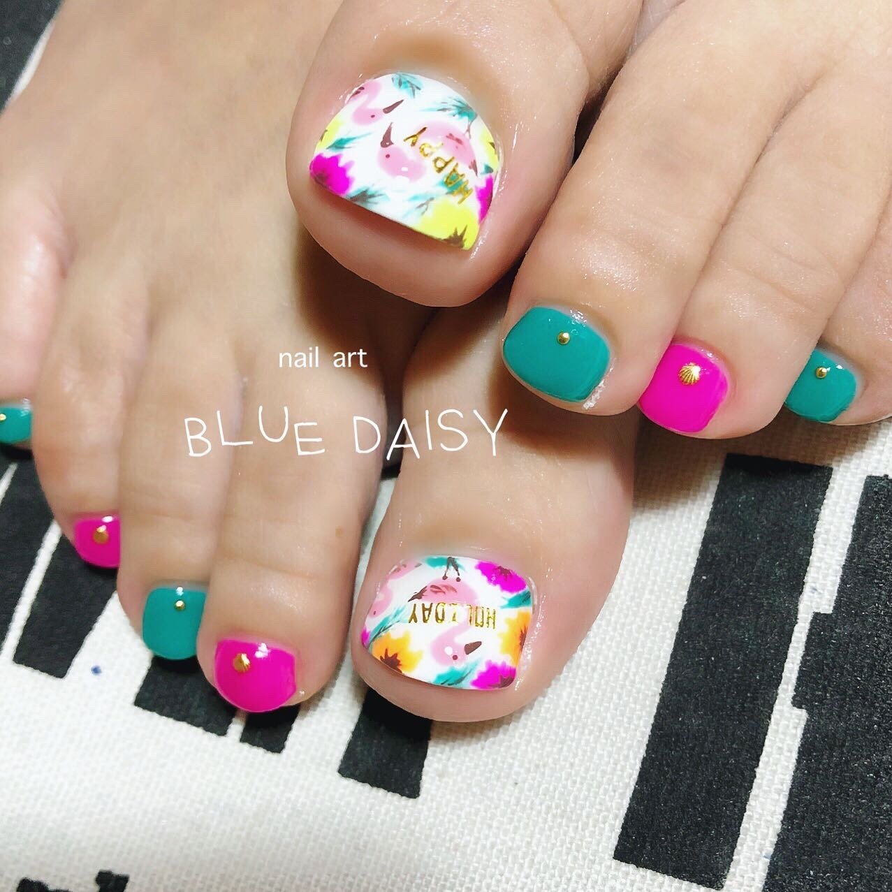 夏 海 リゾート フット フラワー Blue Daisyのネイルデザイン No ネイルブック