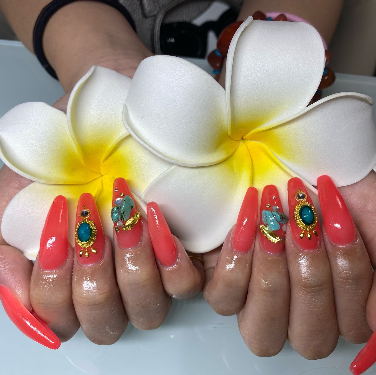 夏 リゾート パーティー ハンド ビジュー Nailskz Kazumimaedaのネイルデザイン No ネイルブック