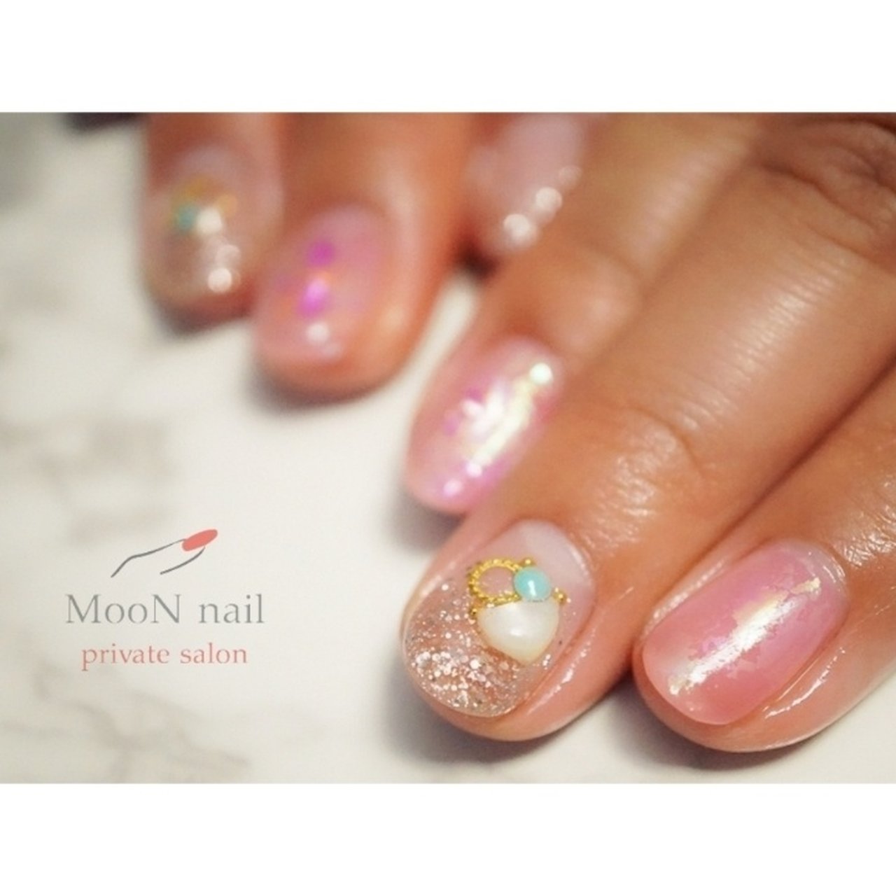夏 ハンド ラメ ワンカラー シェル Moon Nailオーナーネイリストあけみ 吉川市ネイル サロン溶剤オフなし マシーンオフ 専門 なりたいを指先に いくつになっても美しく艶っぽく のネイルデザイン No ネイルブック
