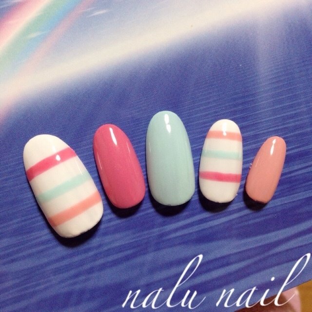 夏 ボーダー パステル ジェル ネイルチップ Nalu Nail Linda のネイルデザイン No ネイルブック