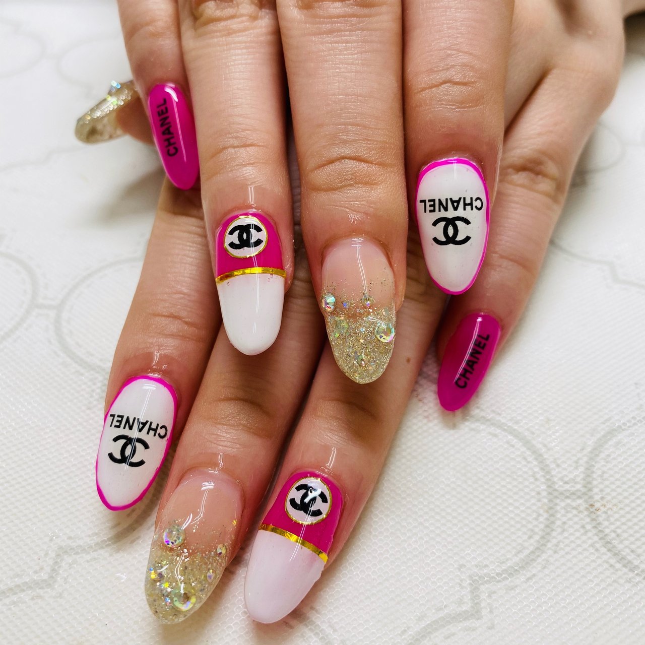 オールシーズン ハンド グラデーション バイカラー ブランド柄 Nailsalonlilyのネイルデザイン No ネイルブック