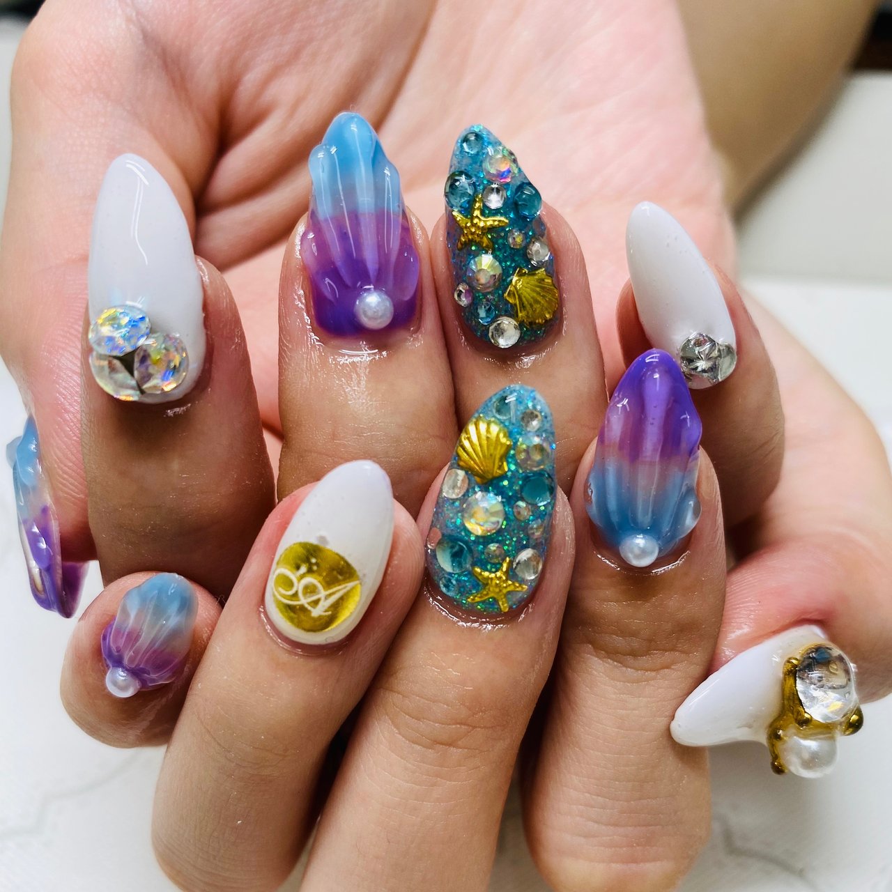 夏 ハンド ラメ シェル イニシャル Nailsalonlilyのネイルデザイン No ネイルブック