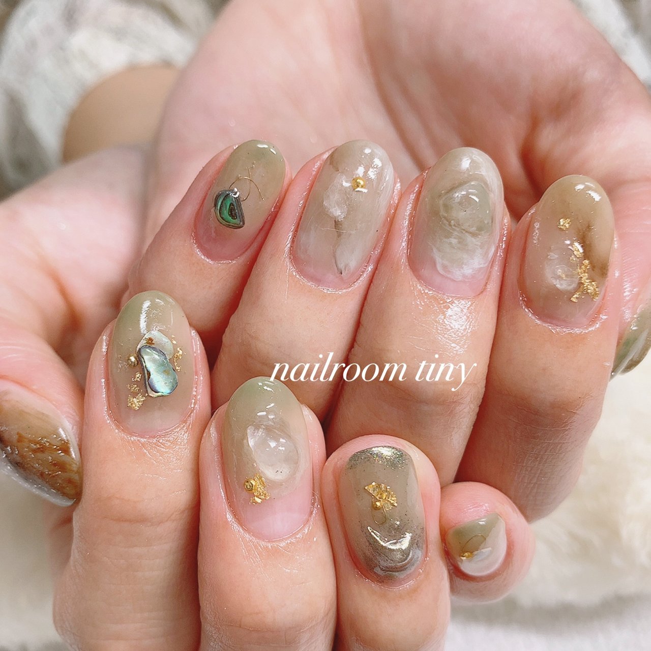 ハンド ベージュ グリーン グレージュ 1218iのネイルデザイン No ネイルブック