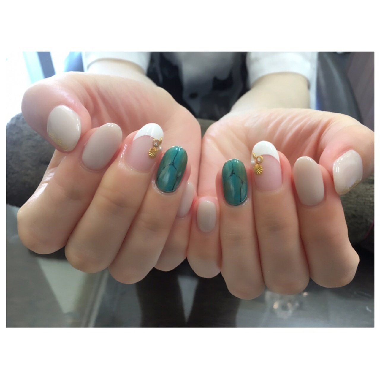 夏 シンプル フレンチ 大理石 ターコイズ A Nailのネイルデザイン No ネイルブック