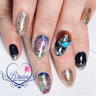 人気順 夏 ビジュー 黒ネイルのネイルデザイン ネイルブック