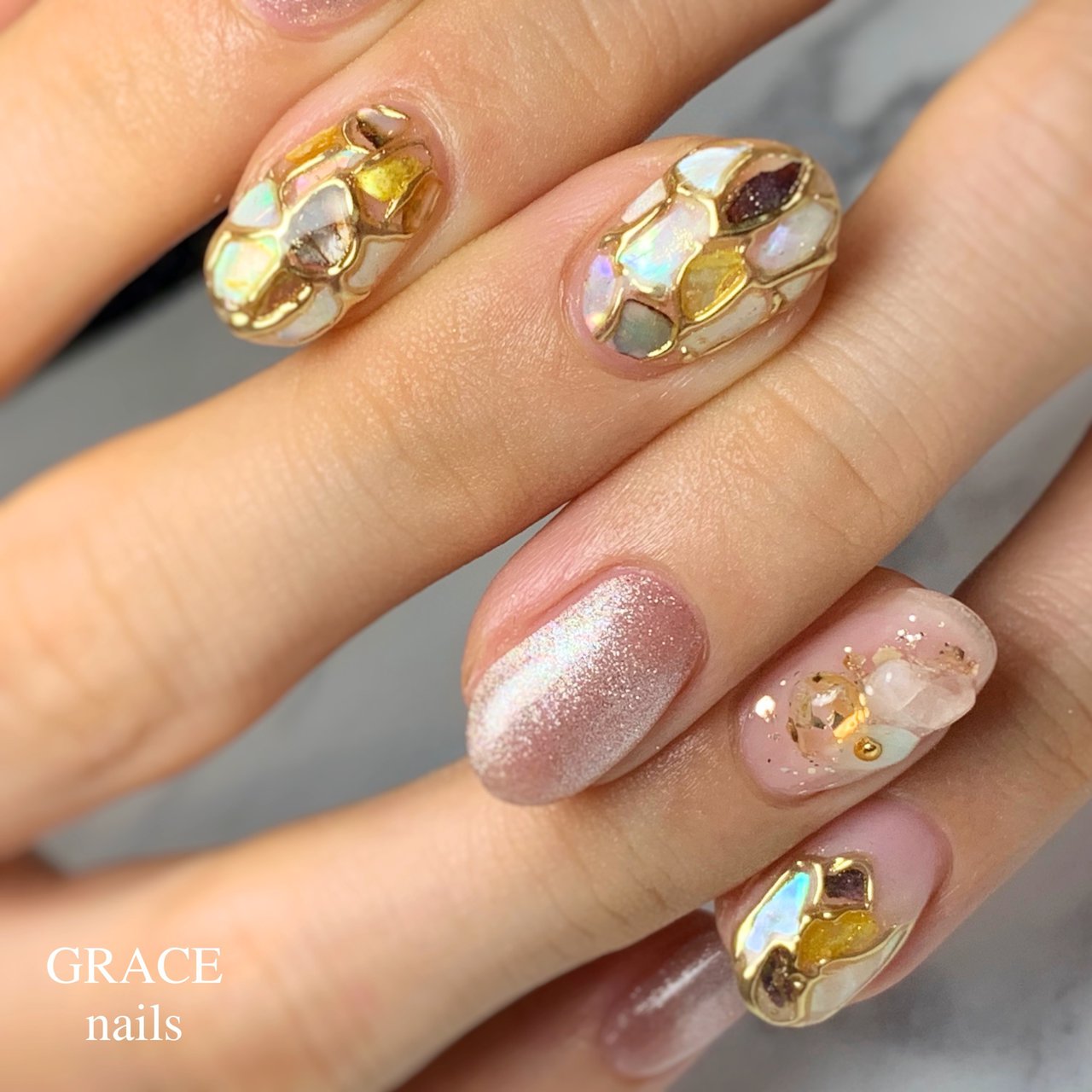 夏 オールシーズン ハンド ワンカラー ビジュー Grace Nails のネイルデザイン No ネイルブック