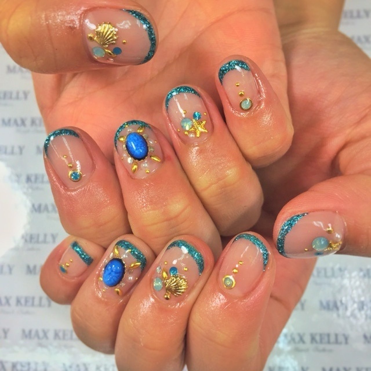 夏 ハンド フレンチ ブルー 立花里音のネイルデザイン No ネイルブック