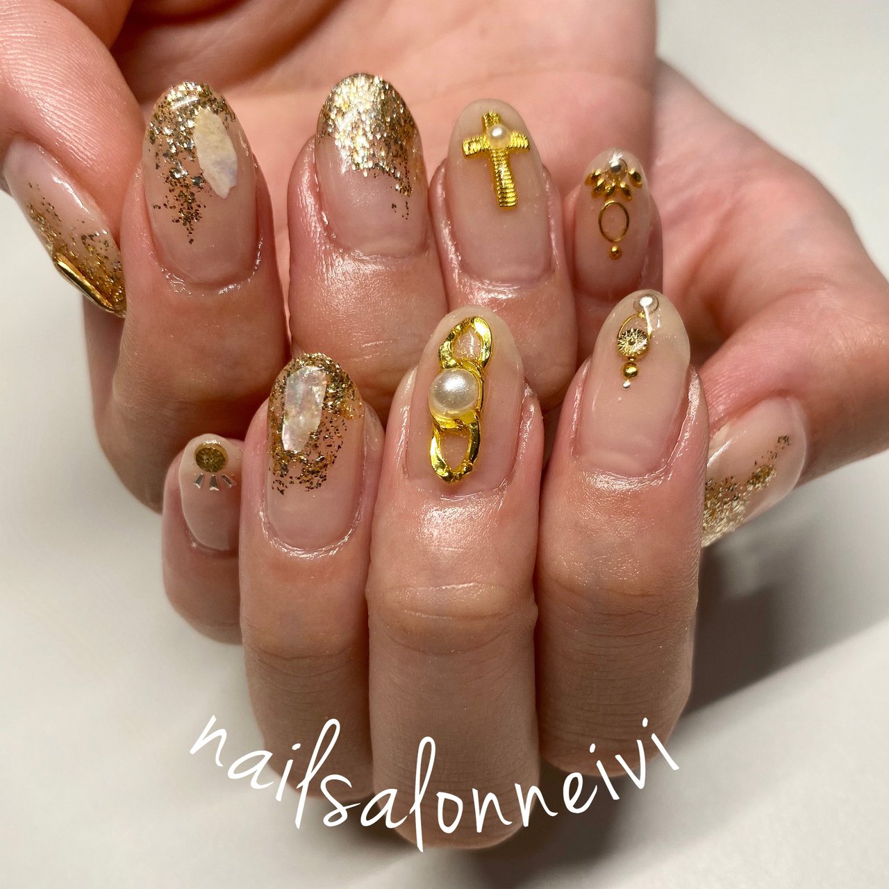 夏 ハンド ミディアム クリア ゴールド Nailsalon Neiviのネイルデザイン No ネイルブック