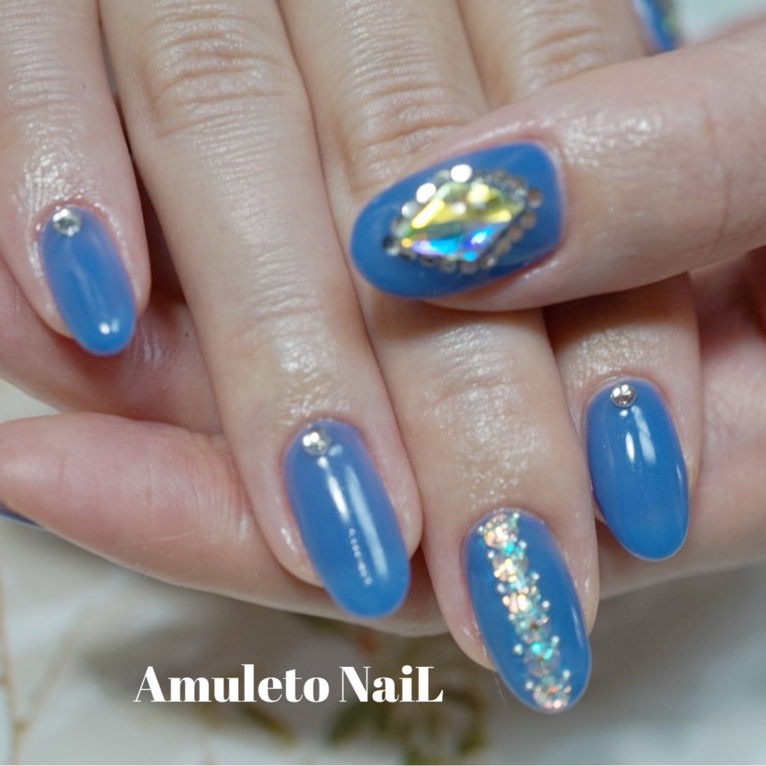 オールシーズン ハンド ワンカラー ビジュー ターコイズ Amuleto Nailのネイルデザイン No ネイルブック