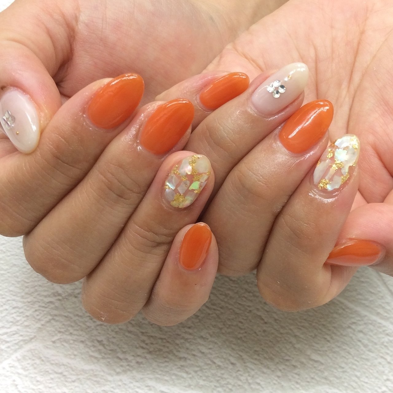 夏 ハンド シェル ミディアム ホワイト Nailsalon Daisyのネイルデザイン No ネイルブック