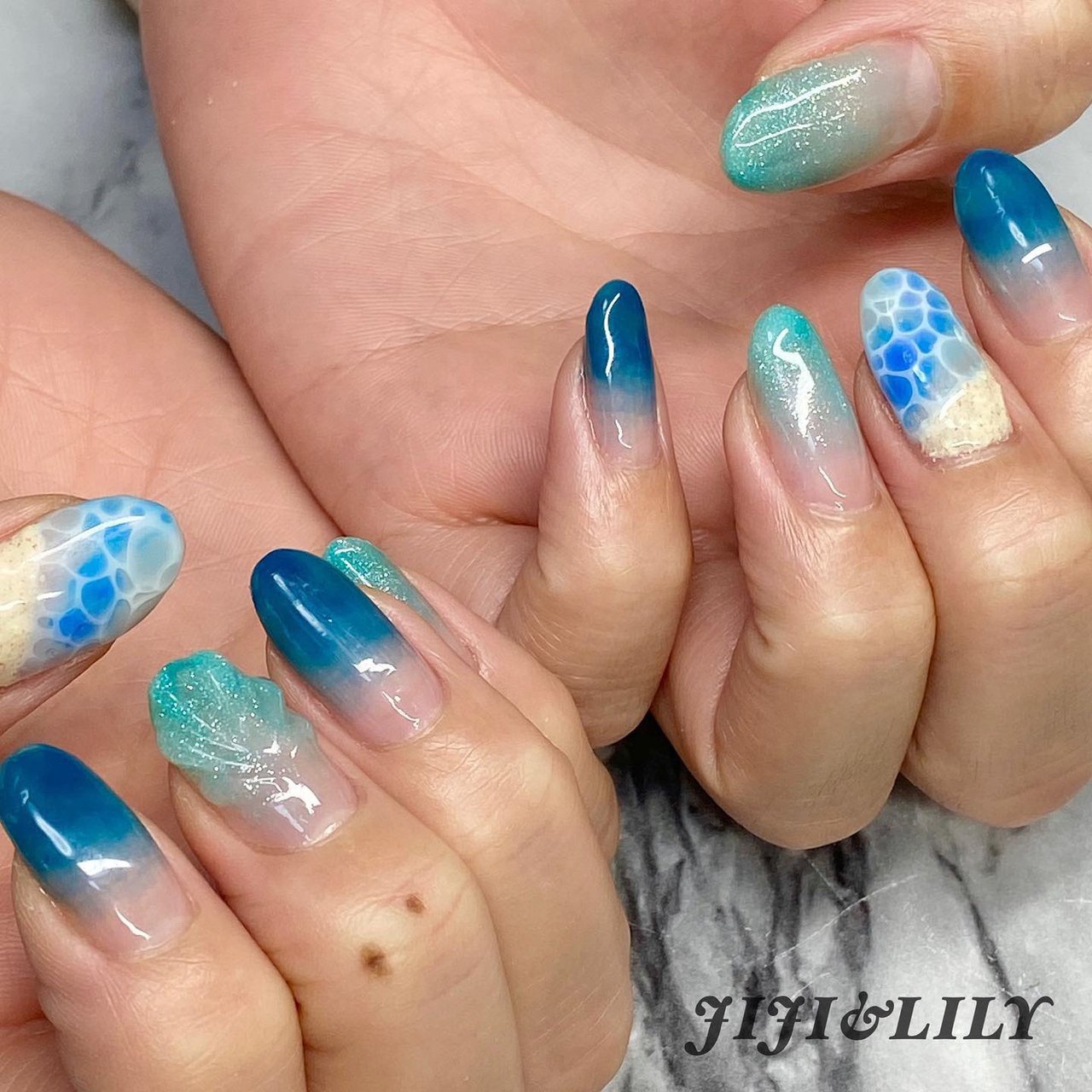 夏 海 リゾート ハンド グラデーション ジジ リリーのネイルデザイン No ネイルブック