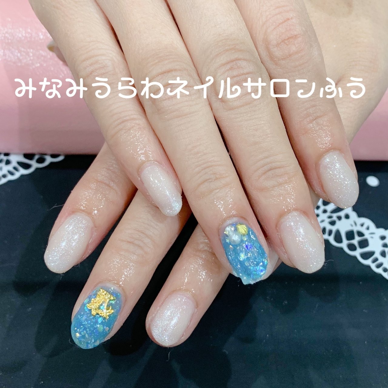 ラメ ワンカラー ビジュー シェル パール Nailsalonfuuのネイルデザイン No ネイルブック