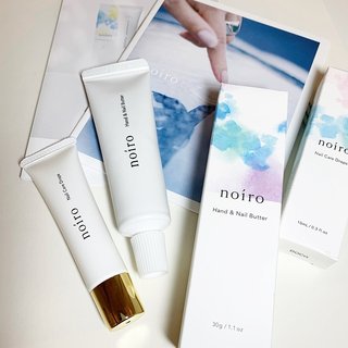 こんにちは🌞 アイリッシュネイル久屋大通店です！
いつも当店をご利用いただき誠にありがとうございます＼(^^)／

新しく入荷した商品のご紹介です✨

noiroハンド＆ネイルバター1,800円（税込）

手肌と爪のエイジングケア。ハリに満ちた手肌に導く大人のハンド＆ネイルクリーム。オイルリッチ処方で濃密なうるおいを与えます。髪にもお使いいただけます💇‍♀️レモンピールとローズマリーの香り＊

noiroネイルケアドロップス2,200円（税込）

ダメージ爪に浸透、内側から補修し、すこやかに整える美容液。うるおいラップ処方で爪を保護し、うるおい成分を長くとどめます。レモンピールとローズマリーの香り🍋

テスターもご用意しておりますので、お気軽にお声掛けください💕
皆様のご来店心よりお待ちしております☆ 

アイリッシュネイル 久屋大通店
🆕ご新規さま
♡クリア・ワンカラー・グラデ▶︎¥3570
♡mao gelワンカラー・グラデ▶︎¥5100
♡選べる2本ART▶︎¥5800
♡summer Collection▶︎¥7540
ーーーーーーーーーーーーーーーーーーーーーーーー
♡I r i s h n a i l 久屋大通店♡
名古屋市東区泉1-23-1 ボイスビル6F
久屋大通駅 セントラルパーク1A出口〜徒歩1分🚶‍♀️
📞‭052-959-2276‬
営業時間👉10:00〜21:00
・
料金・ご予約はTOPリンク先のホットペッパービューティーをご覧下さい♡
・
※お急ぎの方はお電話からお願い致します🙏✨
※おトクなクーポン多数掲載中♡
お気軽にお問い合わせ下さい☺️
一緒に働きましょう👯ネイリスト募集中💅💖
星ヶ丘店もCheck👉@irishnail_hoshigaoka
ーーーーーーーーーーーーーーーーーーーーーーーー
・
#irishnail
#ネイルアート
#名古屋ネイルサロン
#栄ネイルサロン
#久屋大通ネイルサロン
#UVスプレー
#UVケア
#口腔ケア
#口腔ケアグッズ
#ネイル美容液
#ハンドクリーム
#ネイルクリーム
#noiro
#紫外線対策
#田中みな実愛用 
#ネイルデザイン
#パラジェル
#パラジェル名古屋
#パラジェル登録サロン
#paragel
#nail
#maonail
#マオジェル
#マオネイル
#maogel導入サロン名古屋
#maogel全色揃ってます
#東区ネイルサロン
#東区泉ネイル
#メンズネイル名古屋
#ヒサヤオオドオリパーク #春 #夏 #秋 #冬 #ハンド #シンプル #ビジュー #ホログラム #ラメ #ワンカラー #ミディアム #ベージュ #ピンク #水色 #ジェルネイル #お客様 #irish nail 久屋大通店【アイリッシュネイル】パラジェル登録サロン♪mao jel導入サロン♪ #ネイルブック