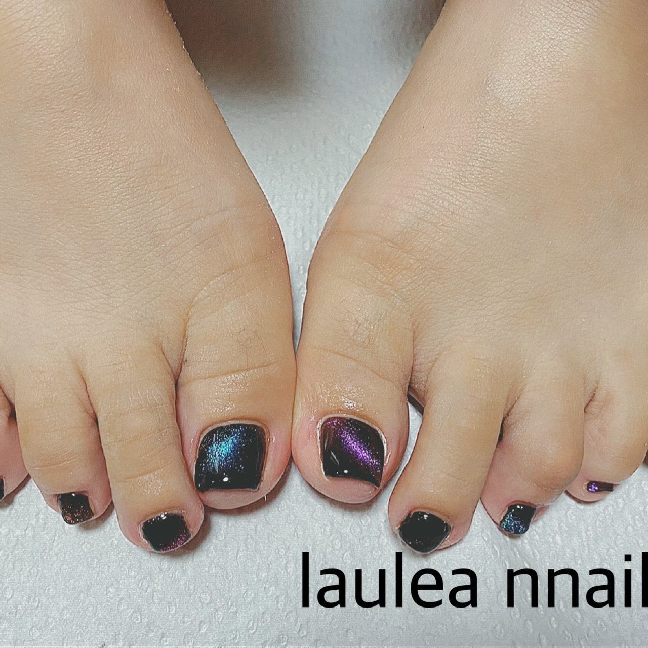 フット ラメ ワンカラー ブラック メタリック Laulea Nnailのネイルデザイン No ネイルブック