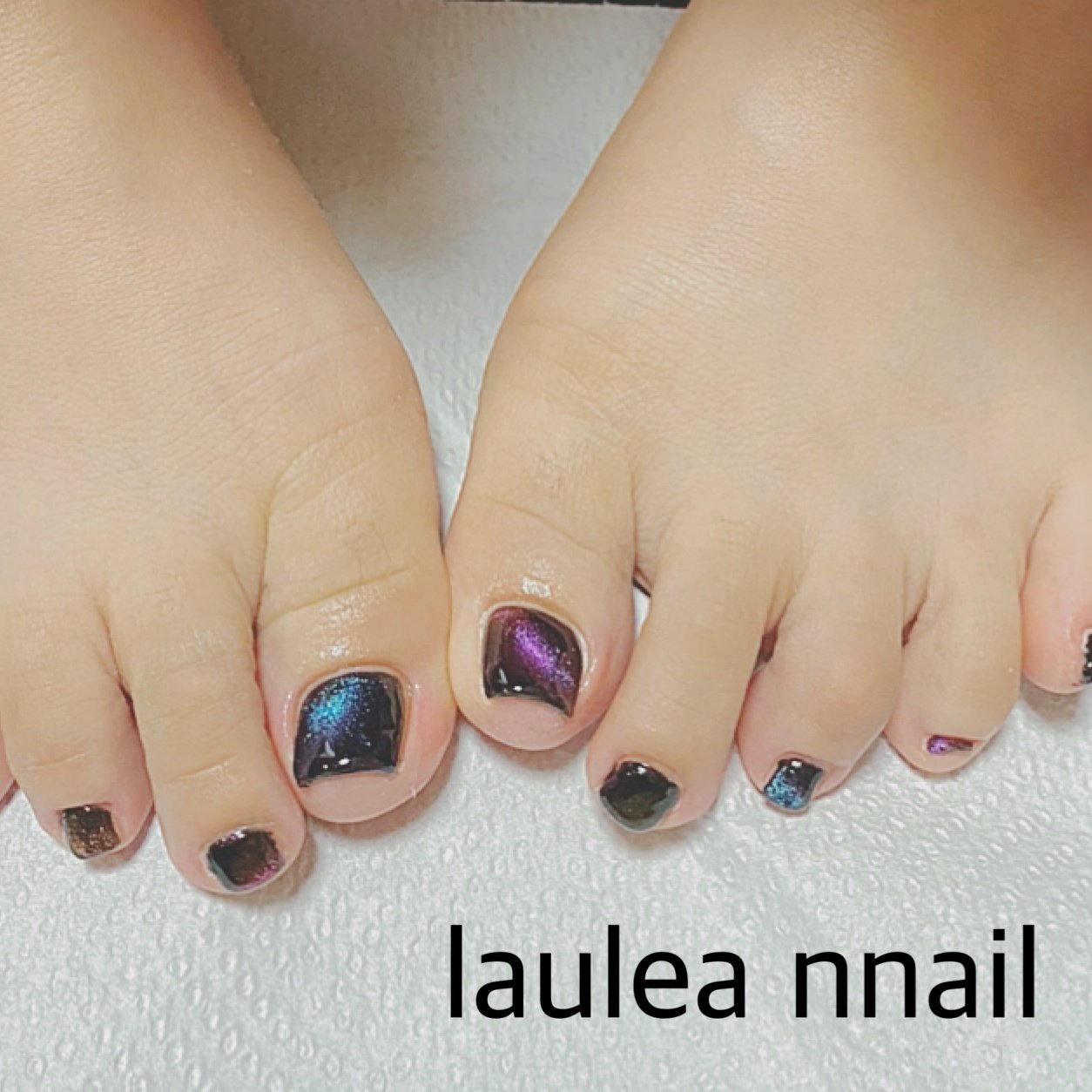 フット ラメ ワンカラー ブラック メタリック Laulea Nnailのネイルデザイン No ネイルブック