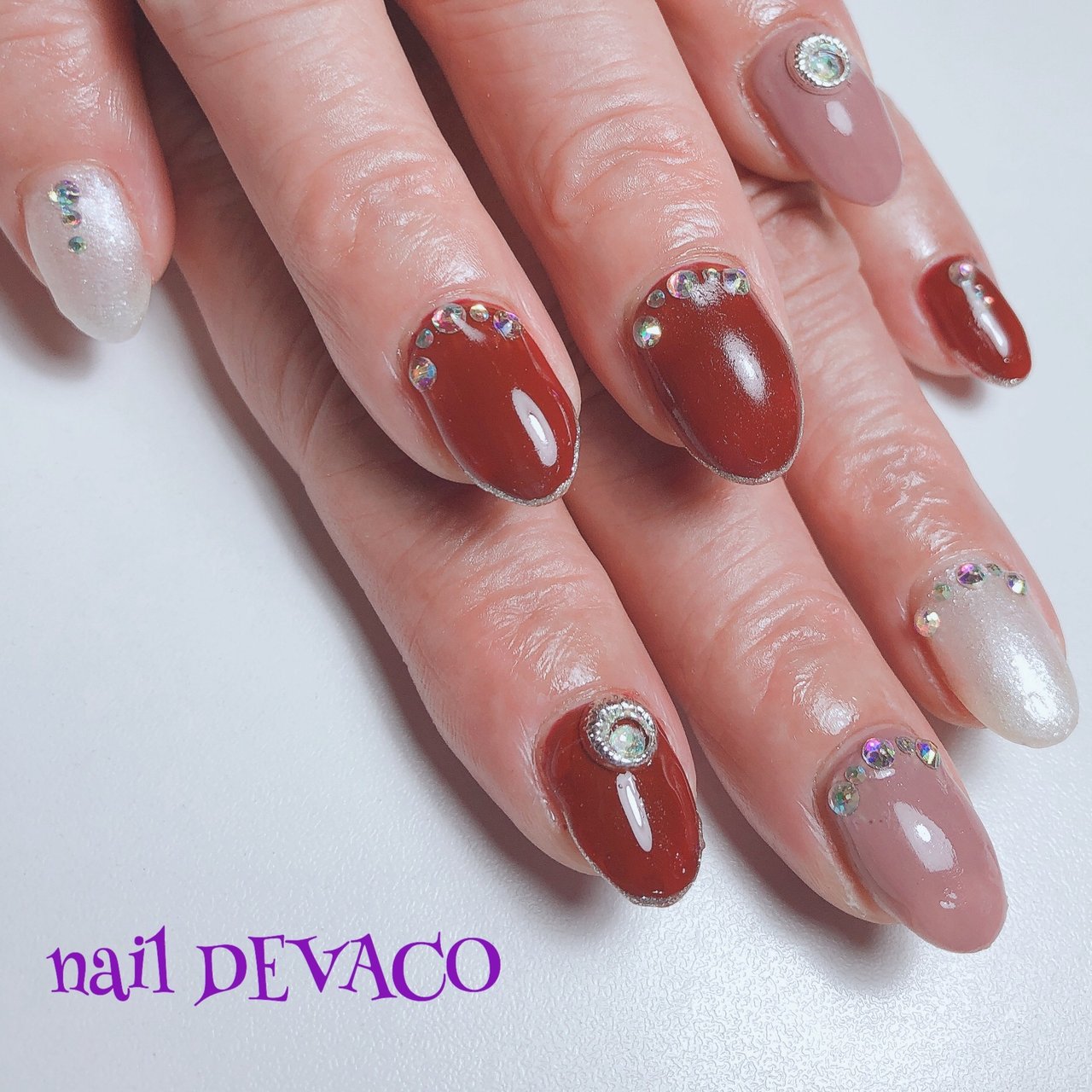 夏 秋 ハンド ラメ ビジュー 999naildevacoのネイルデザイン No ネイルブック