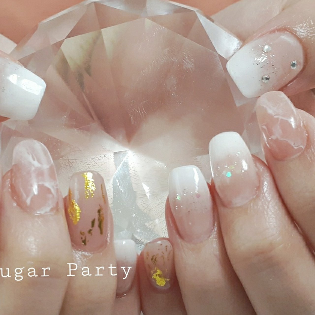 ホワイト ベージュ Nail Sugar Party ﾈｲﾙｼｭｶﾞｰﾊﾟｰﾃｨ のネイルデザイン No ネイルブック