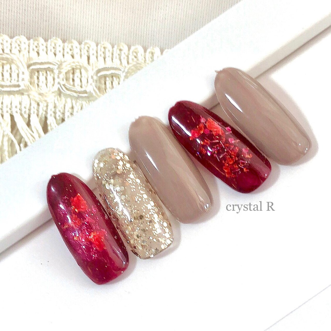 秋 冬 オールシーズン ハンド ラメ Crystal R Nail Salon のネイルデザイン No ネイルブック