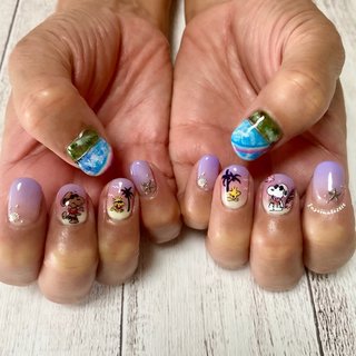 夏 ショート 日焼けスヌーピーネイルのネイルデザイン ネイルブック