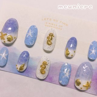 2個目に作ったチップが、#海ネイル です…！！🌊 難しいのかなぁと思ったら意外にも簡単で、驚きました(笑)

ちなみに、ジェルは全てSeriaのものを使用させていただいておりますっ！
パーツも今回はSeriaで揃えました笑

小指のヒトデちゃんデカかったかな、？😂

#素人 #初心者 #Seria #ジェル #海 #海ネイル #水面 #簡単 #ブルー #ホワイト #ゴールドパーツ #ヒトデ #タツノオトシゴ #夏 #海 #リゾート #浴衣 #ハンド #グラデーション #ワンカラー #水滴 #ミディアム #ホワイト #水色 #ゴールド #ジェルネイル #ネイルチップ #むにえる #ネイルブック
