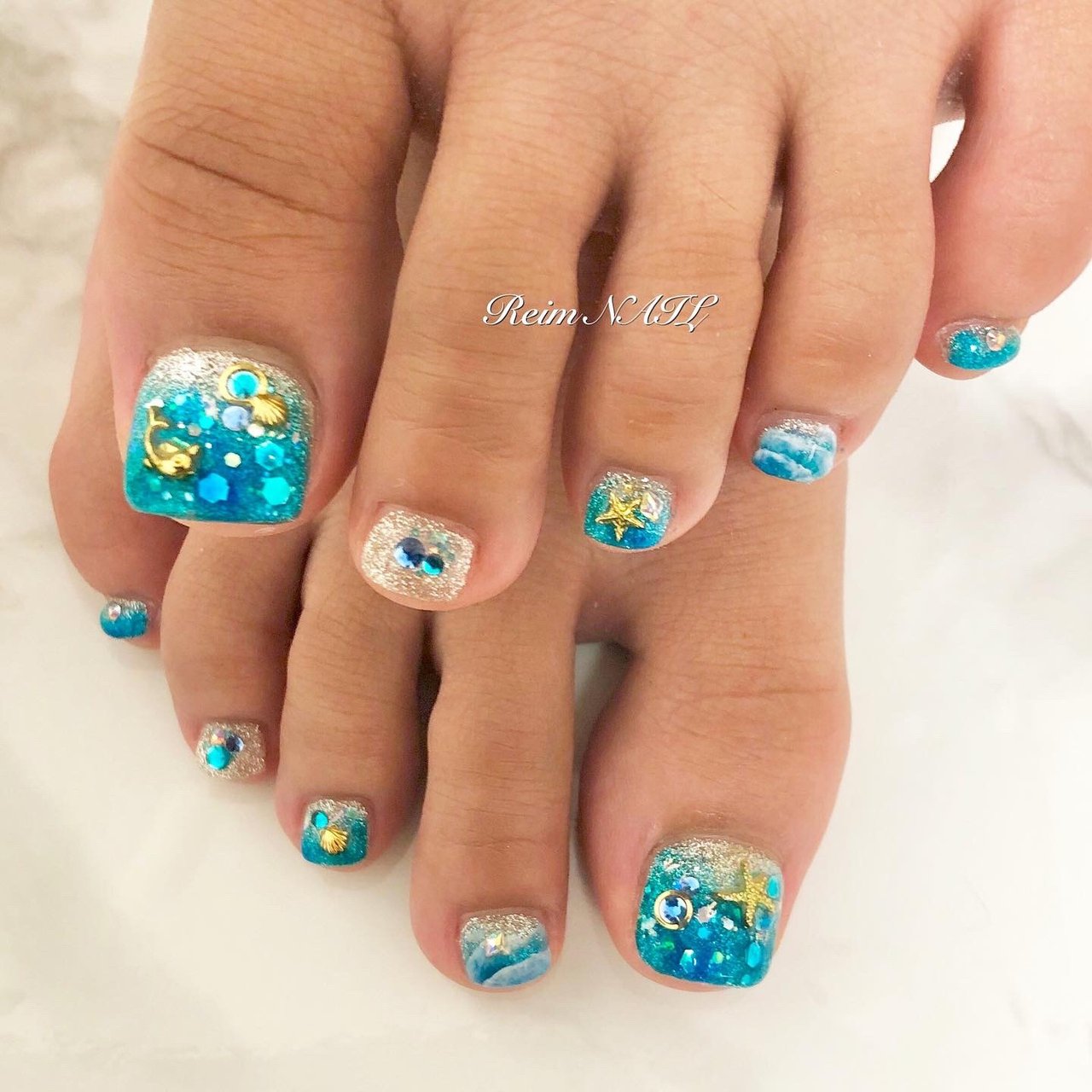 夏 海 リゾート フット グラデーション Reimのネイルデザイン No ネイルブック