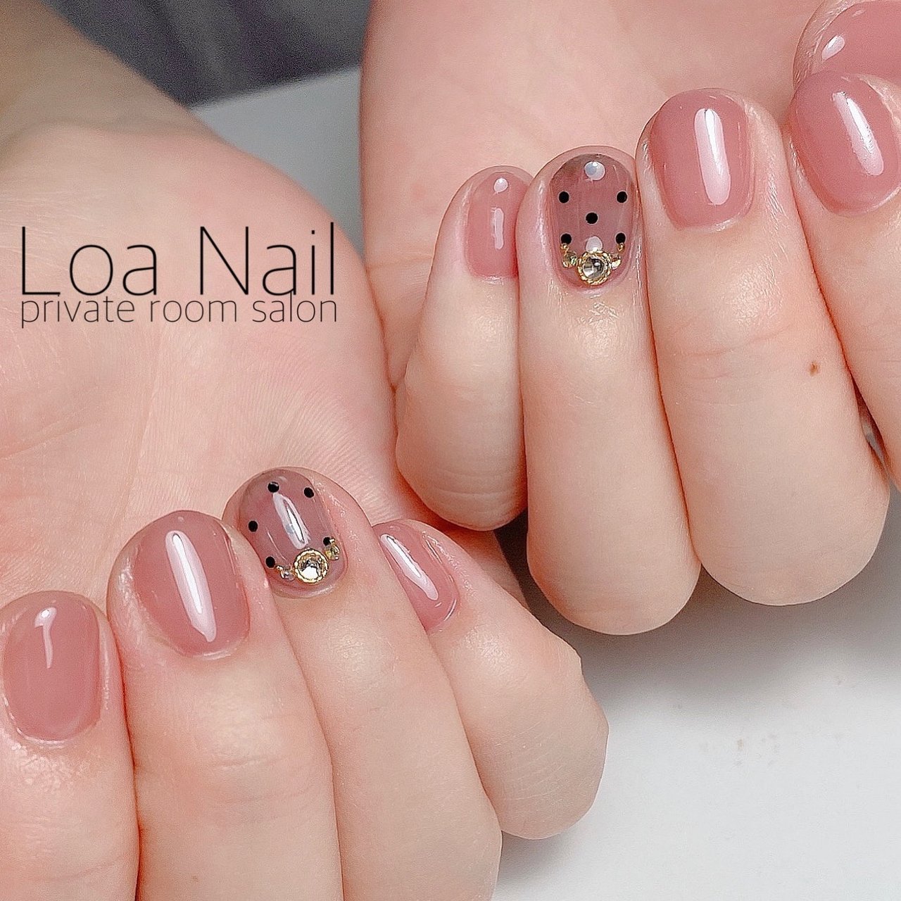 夏 秋 ワンカラー シースルー ドット Loa Nailのネイルデザイン No ネイルブック