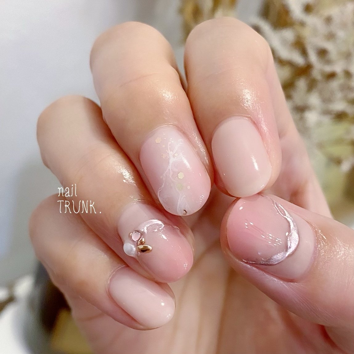 オールシーズン ハンド グラデーション 大理石 ミラー Nail Trunkのネイルデザイン No ネイルブック