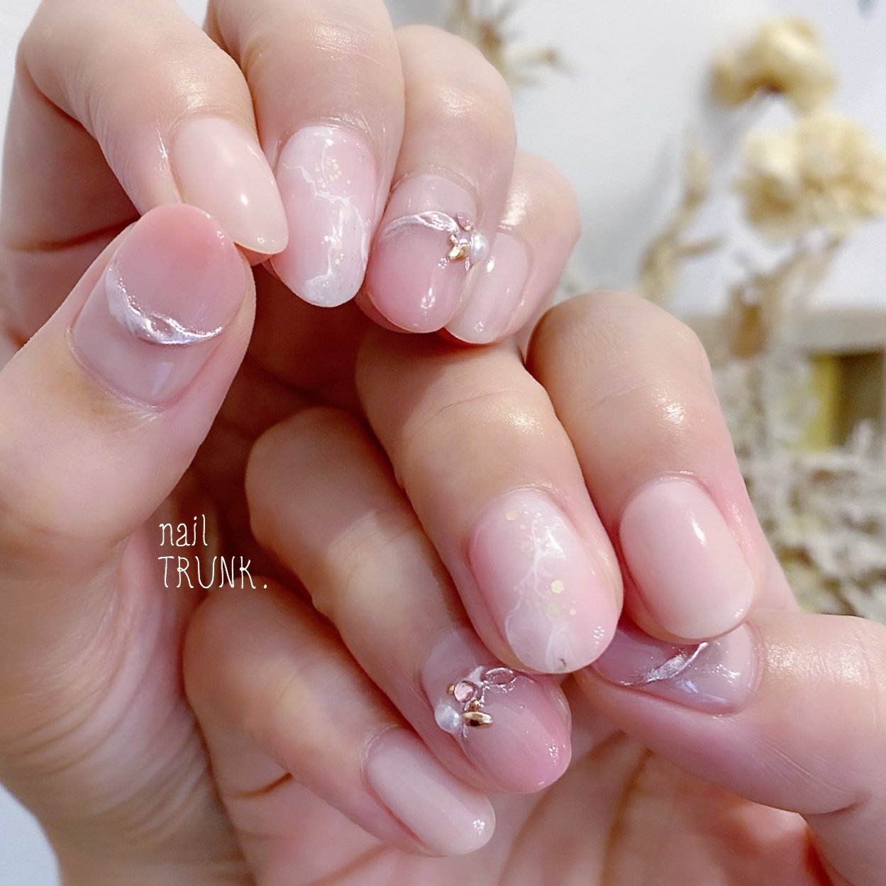 オールシーズン ハンド グラデーション 大理石 ミラー Nail Trunkのネイルデザイン No ネイルブック