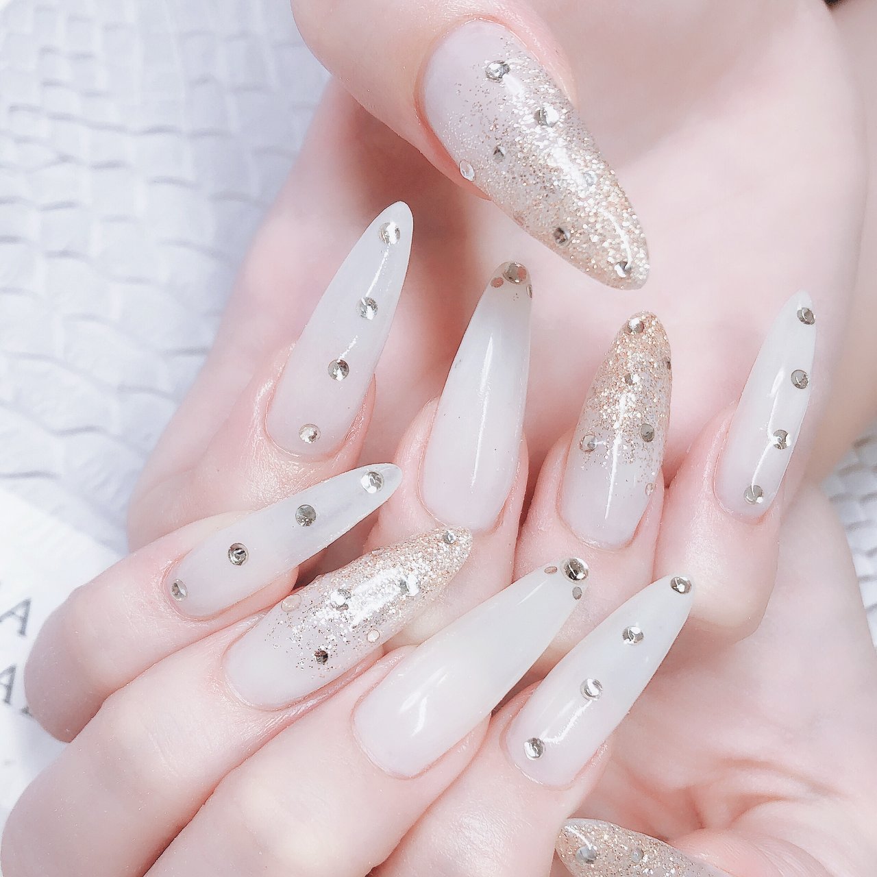 オールシーズン お正月 成人式 バレンタイン ハンド More More Nail渋谷のネイルデザイン No 5606283 ネイルブック