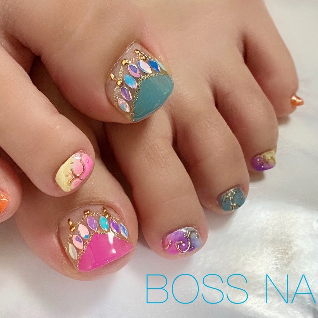 フット グラデーション ゴールド ネオンカラー ジェル Shihoのネイルデザイン No ネイルブック