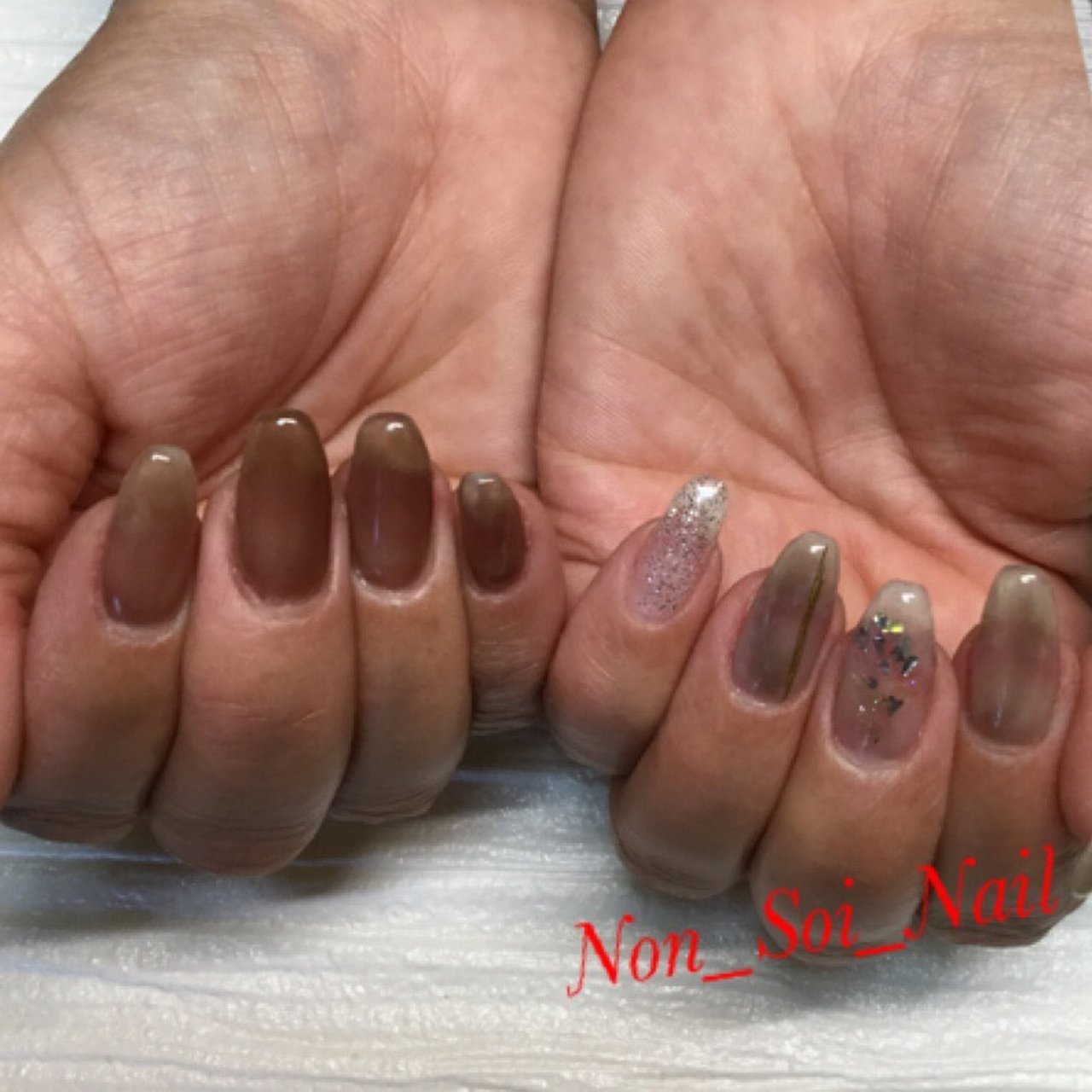 秋 ハンド ビジュー ワンカラー 大理石 Soiママのネイルデザイン No ネイルブック