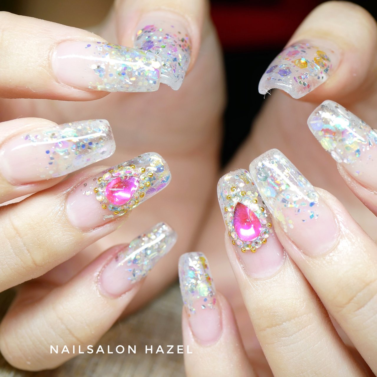 オールシーズン ハンド グラデーション ラメ ビジュー Nailsalon Hazelのネイルデザイン No ネイルブック