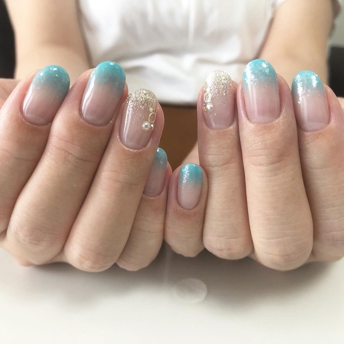 夏 パーティー デート 女子会 グラデーション Nailsalon Almaのネイルデザイン No ネイルブック