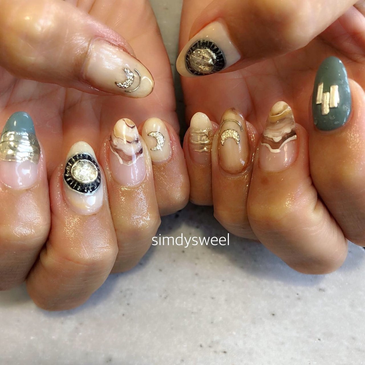 ハンド エスニック ニュアンス ミラー ベージュ Simdysweelのネイルデザイン No ネイルブック