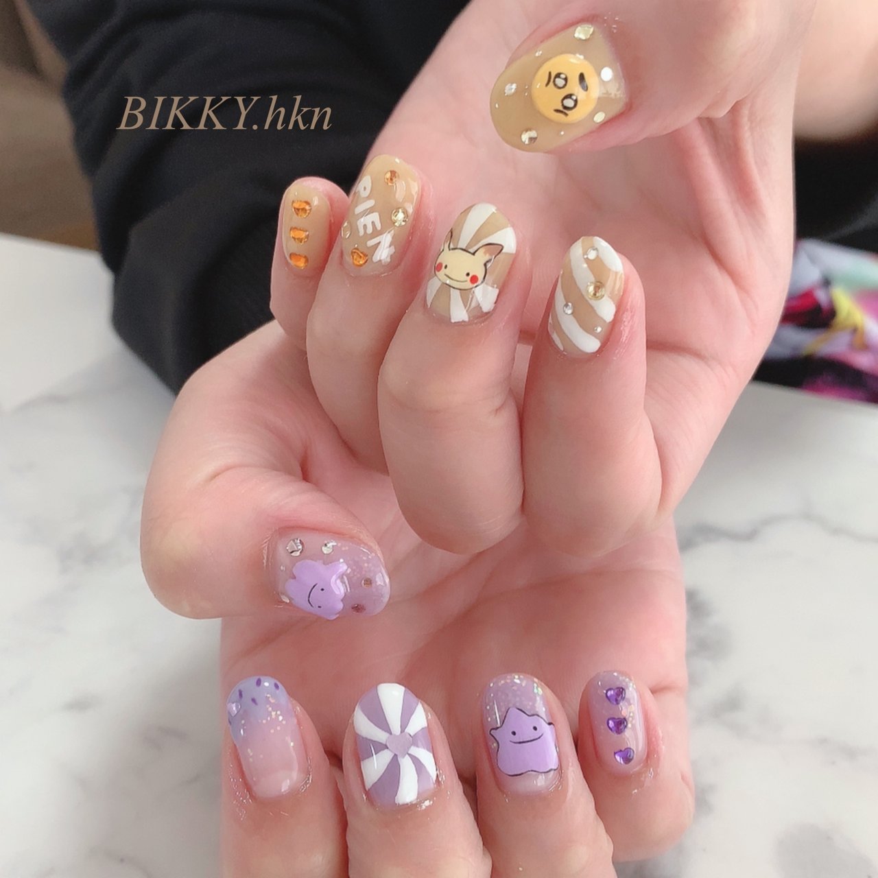 オールシーズン ハンド グラデーション ワンカラー ビジュー Nail Salon Bikky彦根店のネイルデザイン No ネイル ブック