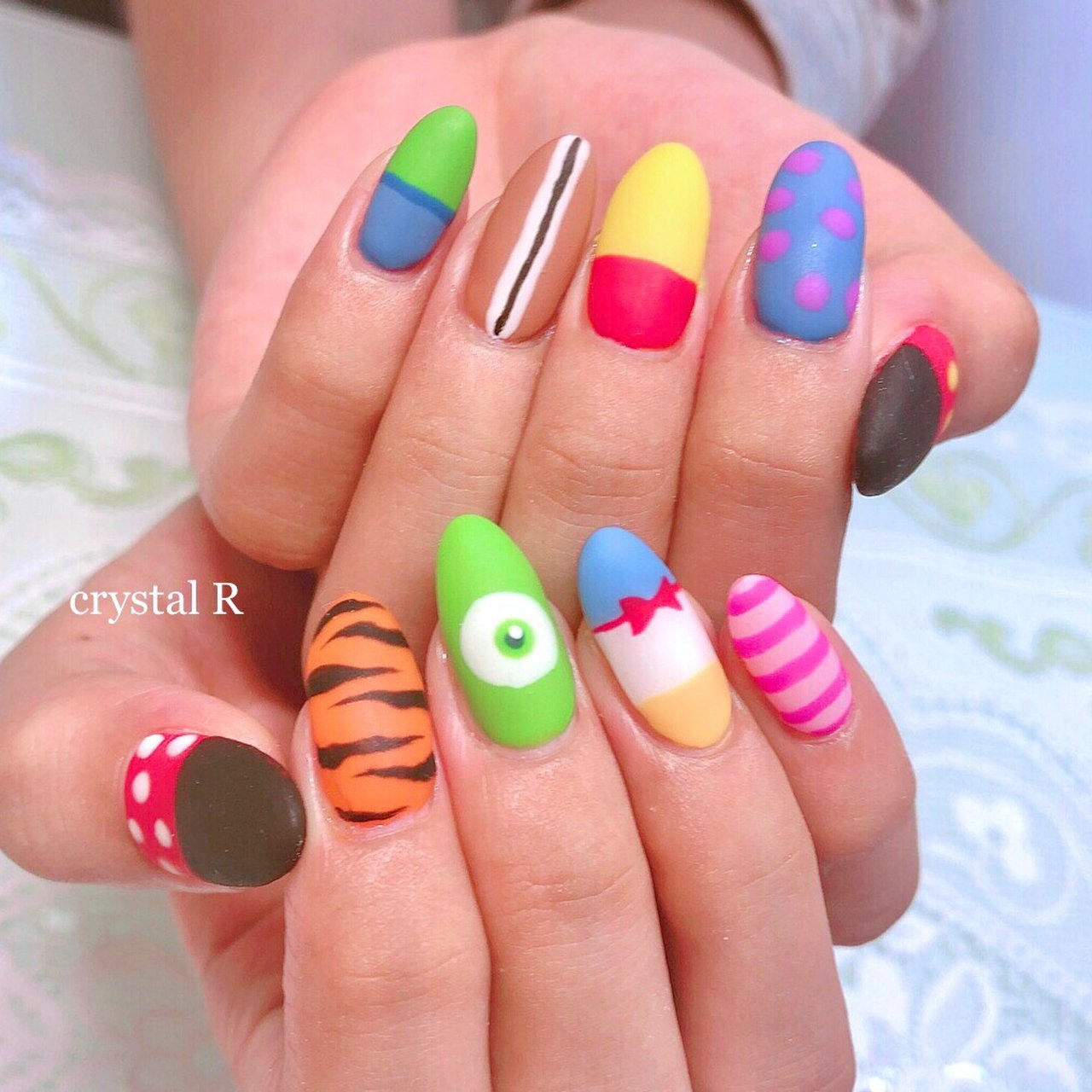 オールシーズン リゾート パーティー 女子会 ハンド Crystal R Nail Salon のネイルデザイン No ネイルブック