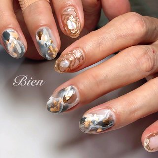 過去(昨日)のお客様ネイルより‥少しお色味変えて♡ #50代ネイル#ニュアンスネイル#ミラーネイル#うねうねミラー#囲みネイル#ミラー囲み#大理石風ネイル#金箔ネイル#50代のお客様 #秋 #冬 #オールシーズン #ハンド #シェル #タイダイ #大理石 #ニュアンス #ミラー #ショート #クリア #グレー #ゴールド #ジェルネイル #お客様 #広島ネイルサロンBien エミ #ネイルブック