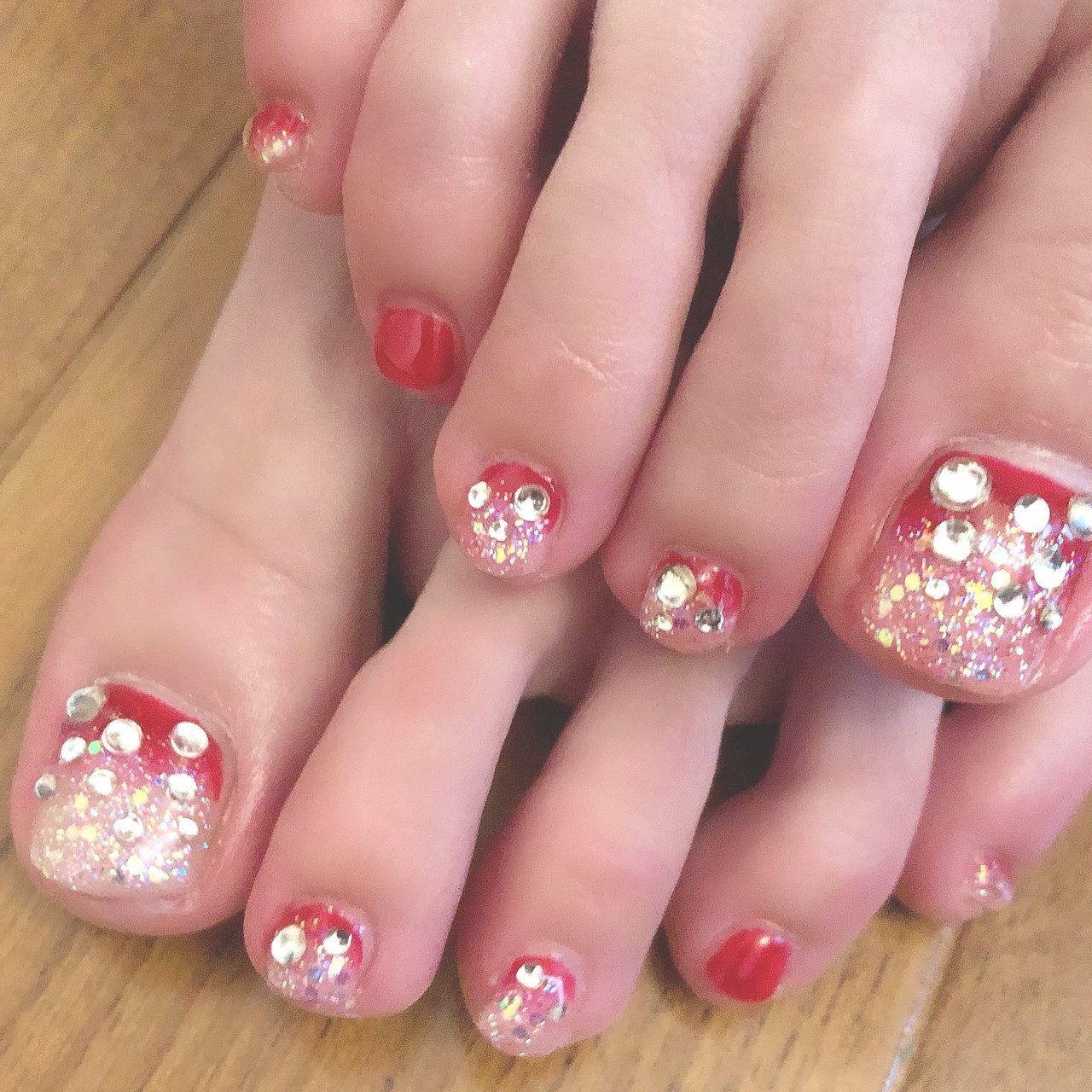 オールシーズン フット グラデーション ビジュー ホログラム Ricoのネイルデザイン No ネイルブック