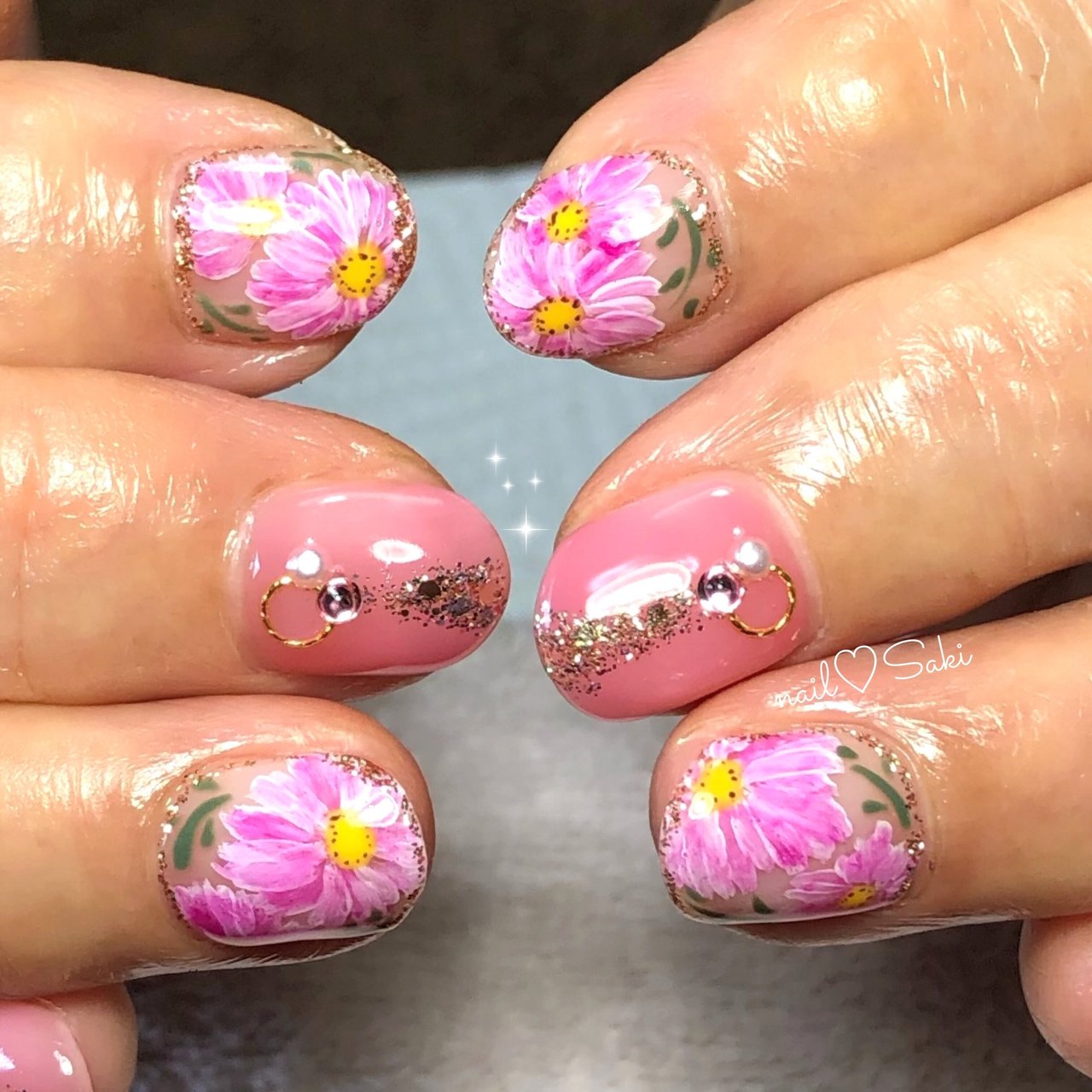 秋 冬 ハンド ラメ フラワー Nail Sakiのネイルデザイン No ネイルブック