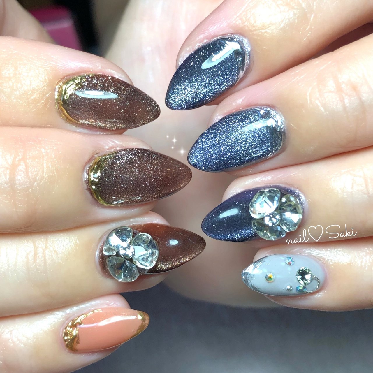 秋 冬 ハンド ビジュー ミラー Nail Sakiのネイルデザイン No ネイルブック