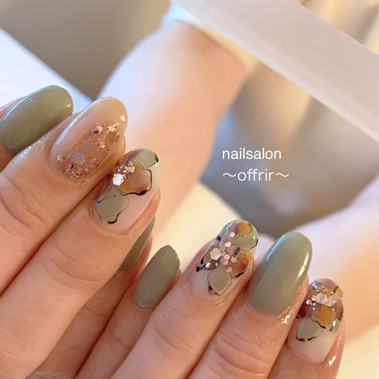 秋 ハンド フラワー ベージュ グリーン Nailsalon Offrirのネイルデザイン No ネイルブック