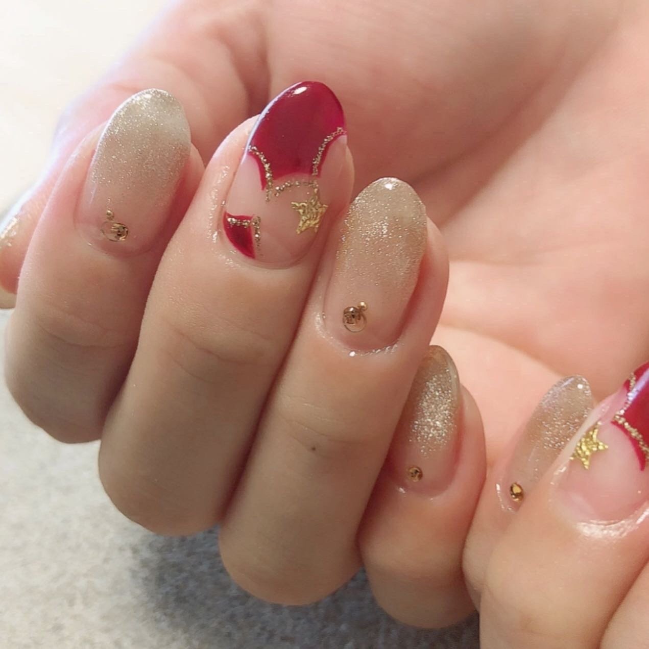 オールシーズン ハンド レッド ゴールド Yukari Neru Nail のネイルデザイン No ネイルブック