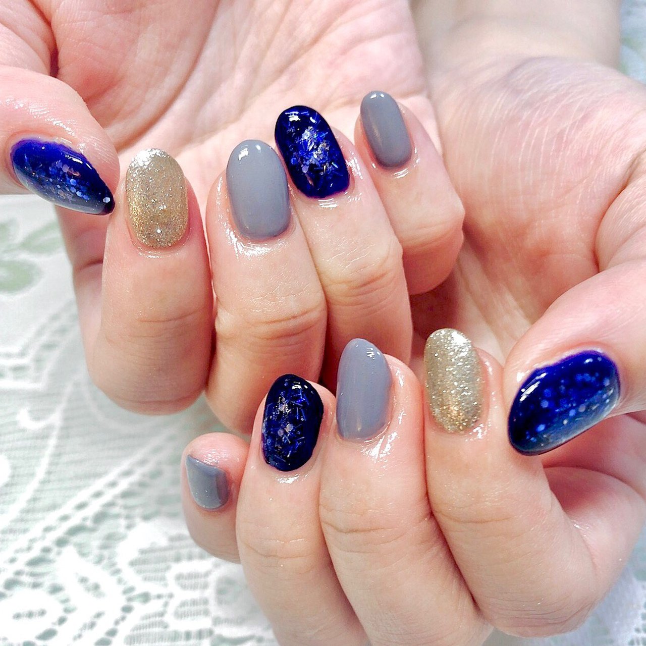 ネイビー グレー シルバー Crystal R Nail Salon のネイルデザイン No ネイルブック