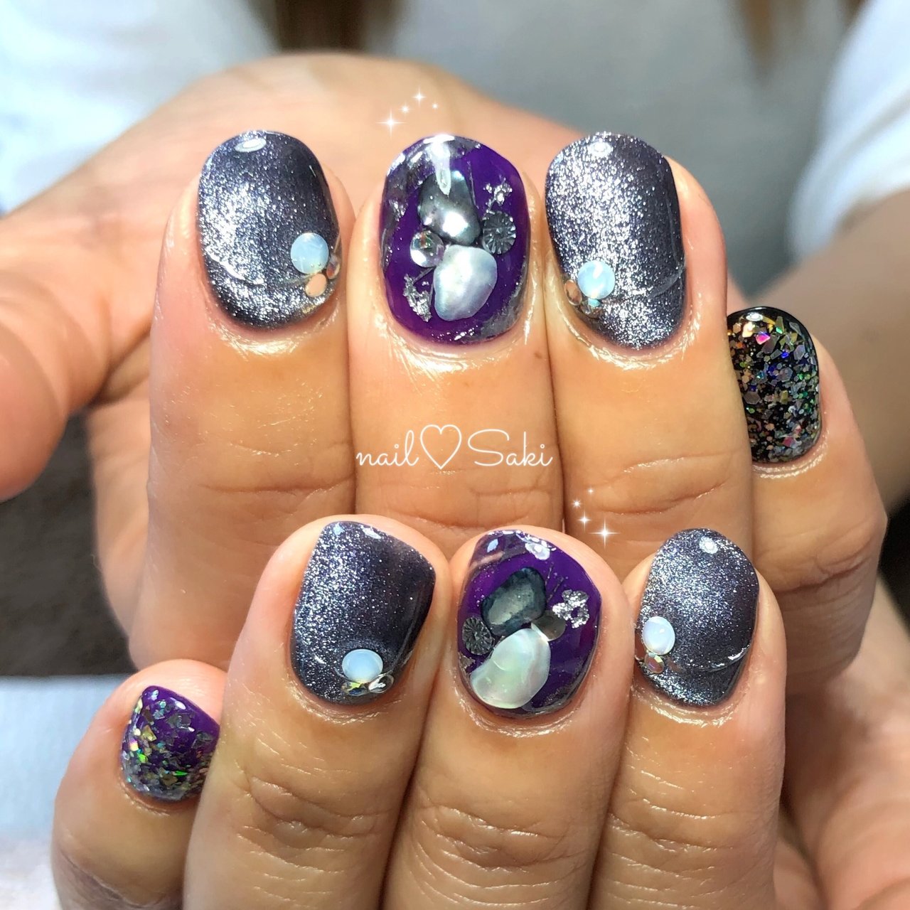 秋 冬 ハンド ホログラム ラメ Nail Sakiのネイルデザイン No 5654572 ネイルブック