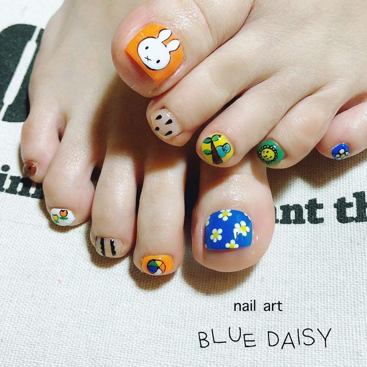 オールシーズン フット フラワー 痛ネイル キャラクター Blue Daisyのネイルデザイン No ネイルブック
